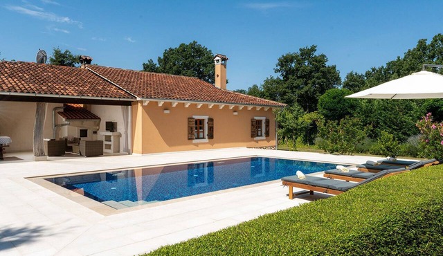 Villa Kovač (100571-K1) - Sv. Petar u sumi