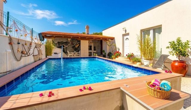 Villa Lara - Two Bedroom Villa, Sleeps 4