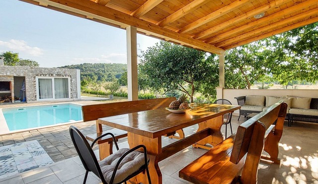 Villa Legacy (V0301-K1) - Krušvar in Krušvar