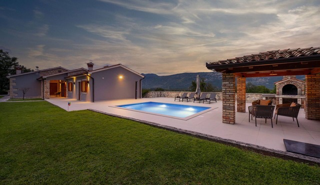 Villa Lilium mit privatem Pool und Wellness