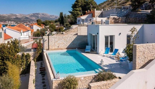 Villa Majestic (121311-K1) - Grebastica