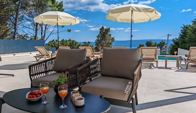 Villa Maria - Heated Pool, Sea & Mountain Views, Basketball & Badminton Court in Gata