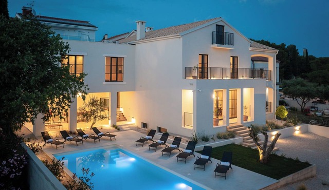 Villa Medici Dalmatia I Heated Pool, Wellness, Gym & Fun Zone