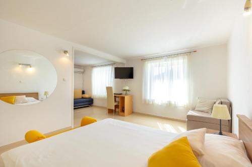 Villa Misita Elegant SeaView Rooms