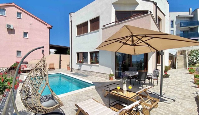 Villa mit Klimaanlage und Pool in Krk