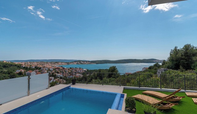 Villa Modro Nebo in Trogir