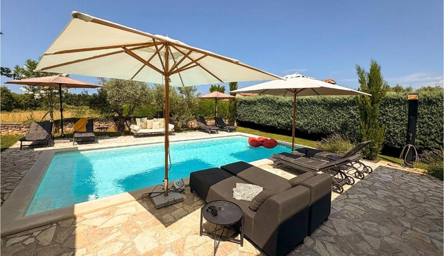 Villa Montona