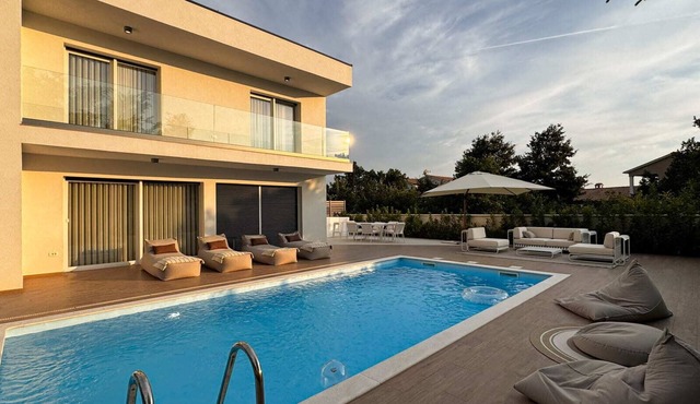 Villa Nobel | Luxury Pool Villa with Ice Bar, Fine Wine Collection & Cinema (Istria - Svetvinčenat)