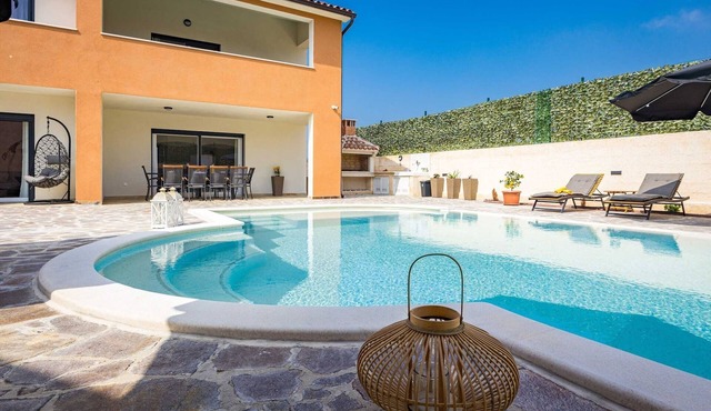 Villa Nur Amela - Pool, Jacuzzi, Darts