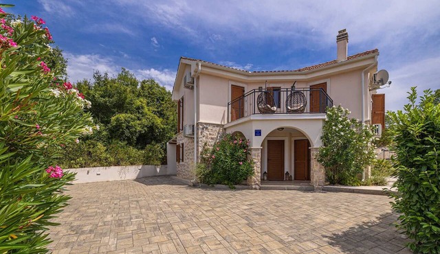 Villa OASA with private heated pool in Ljutići