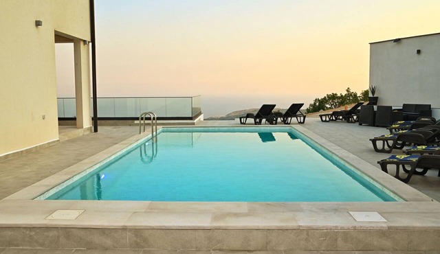 Villa Panorama - Private heated pool & big jacuzzi with sea view in Ivanica