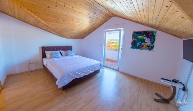 Villa Pearl- with private pool in Blagaj