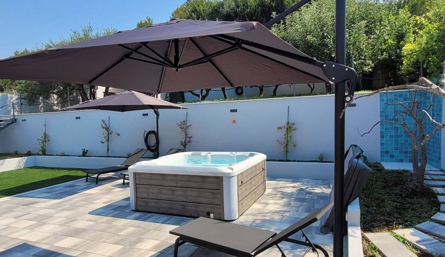 Villa Pero & Jele - Three Bedroom Villa with Terrace in Mlini