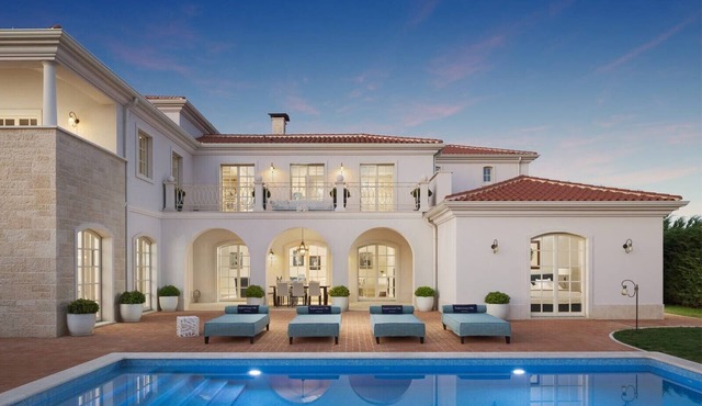 Villa Ralph – Luxury villa for up to 8 guests with heated private pool near the Adriatic coast.
