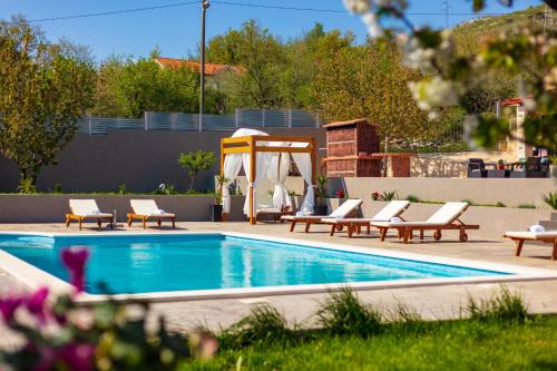 Villa Relax, private pool,barbecue!
