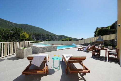 VILLA REMUSIC Pool, whirlpool, Sauna,4 bedrooms, amazing landscape in Smolonje