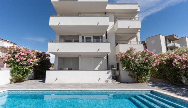 Villa Sendi 2 with a pool