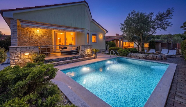 Villa Sole Istria near Pula for 7 people with jacuzzi and children playground