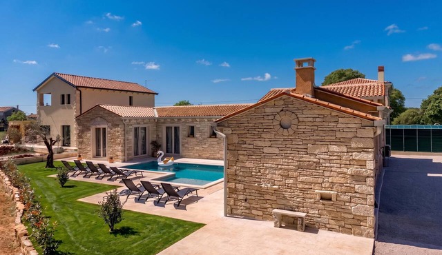 Villa Stonica - Rustic Istrian Pool Retreat, Kringa, Croatia in Kringa