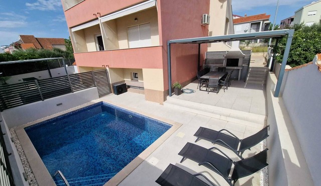 VILLA TANGO I