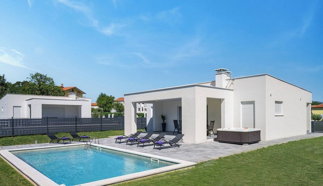 Villa Terris Pool & Jacuzzi, Labin, Croatia