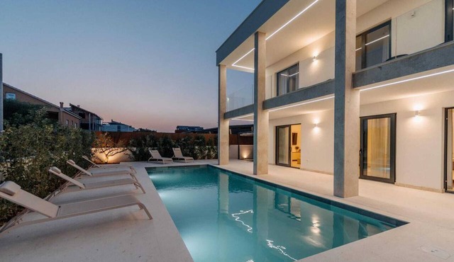 Villa Turnea with heated pool
