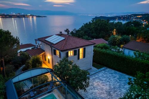 Villa Verde & Blue with Sea View