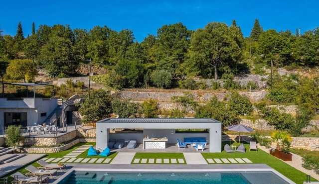 Villa Vine - Six Bedroom Villa, Sleeps 12