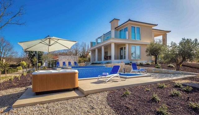 Villa with balcony for 2 people in Malinska