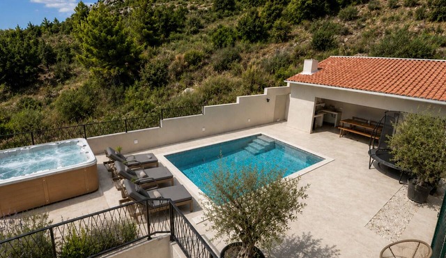 Villa Zia by Villas Guide in Podstrana