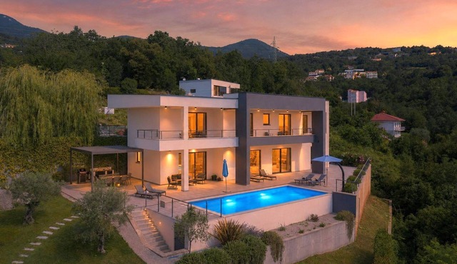 Villa Ziganto with a view of the Kvarner Bay