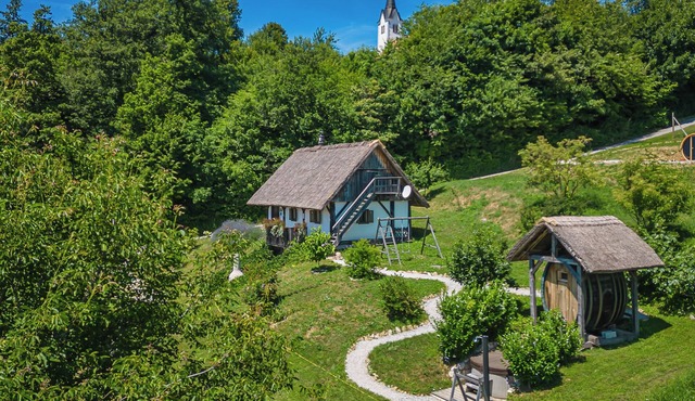 Vineyard Cottage Pavlin 2, Otočec, Slovenia in Otocec