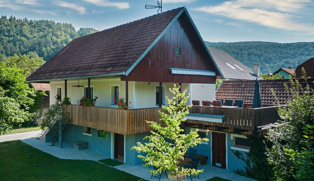 Vineyard Suite Kolpa Zupančič A, Stari Trg ob Kolpi, Slovenia in Stari Trg ob Kolpi