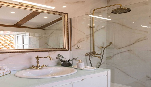 Vivaldi - Deluxe Double Room with Side City View (S3) in Dubrovnik