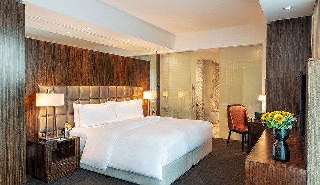 voco Bonnington | Corner Deluxe Suite | Sauna, Steam Rooms, JLT Base | 2 Units in Dubai