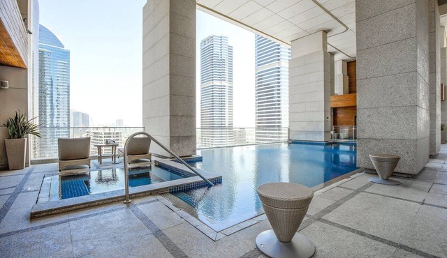 voco Bonnington | Deluxe Room | Leisure Deck, Dubai Marina Minutes | 2 Units in Dubai