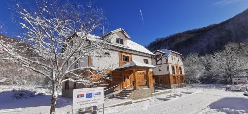 Vučja reka in Crni Vrh
