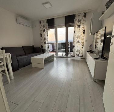 White Horizon Apartment in Teslić
