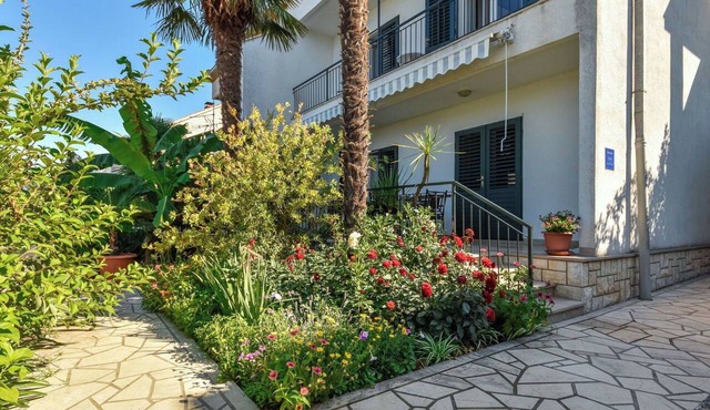 Wonderful private villa for 8 people with A/C, WIFI, TV and terrace in Mlatinje