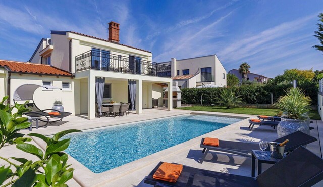 Wonderful private villa for 7 guests with A/C, private pool, WIFI, TV and terrace