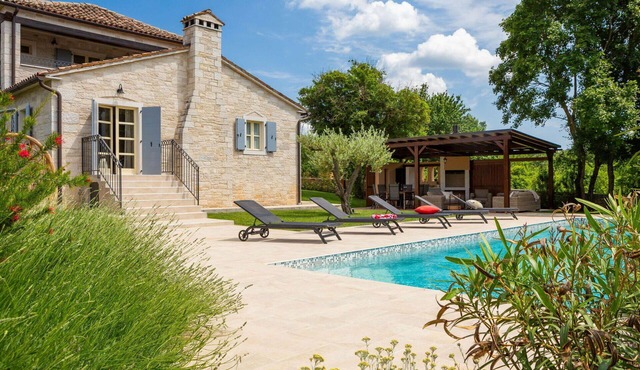 Wonderful private villa with private pool, WIFI, A/C, TV, terrace, pets allowed and panoramic view