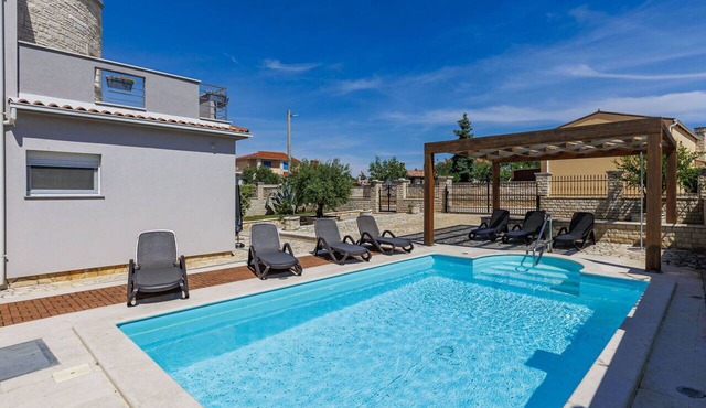Wonderful private villa for 8 guests with private pool, WIFI, A/C, TV, terrace and pets allowed