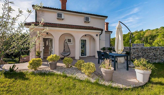 Wonderful private villa with hot tub, A/C, WIFI, private pool, TV, terrace and panoramic view