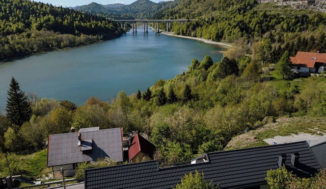 Wonderful private villa for 10 guests with WIFI, hot tub, TV, terrace and pets allowed