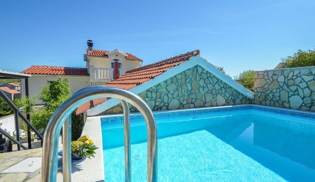 Wonderful villa for 5 people with private pool, WIFI, A/C, TV and terrace