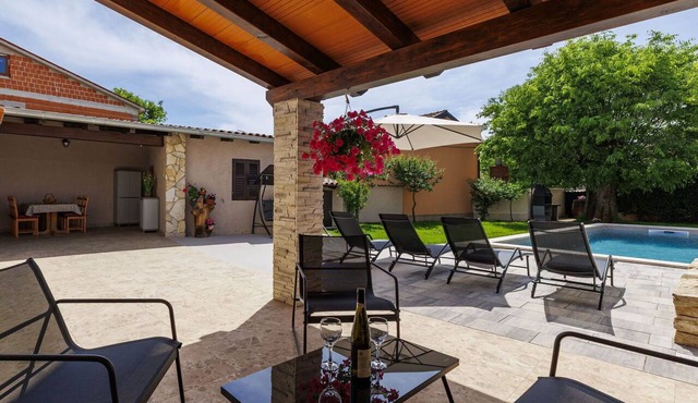 Wonderful villa for 5 people with private pool, A/C, WIFI, TV and terrace