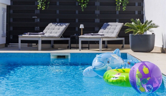 Wonderful villa for 6 guests with A/C, WIFI, private pool, TV, terrace and panoramic view in Pazin
