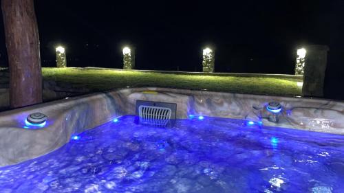 Zerko Holiday Home - Vineyard Chalet With Sauna and Jacuzzi FREE in Hrastnik
