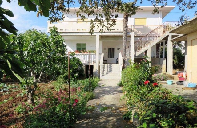100 m² House ∙ 4 bedrooms ∙ 8 guests