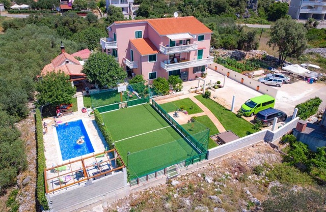 120 m² Apartment ∙ 3 bedrooms ∙ 6 guests